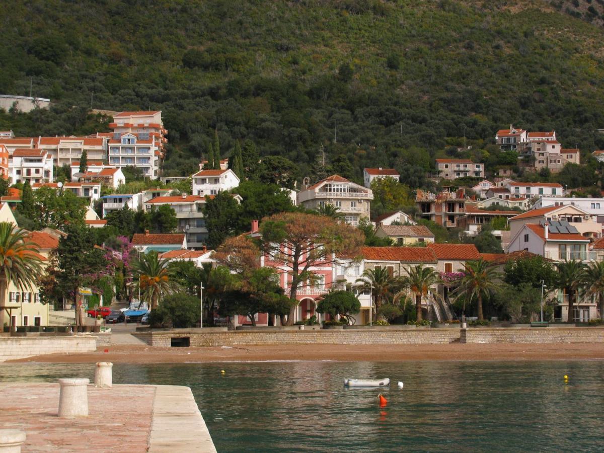 Apartments Pod Lozom With Seaview Petrovac Quarto foto