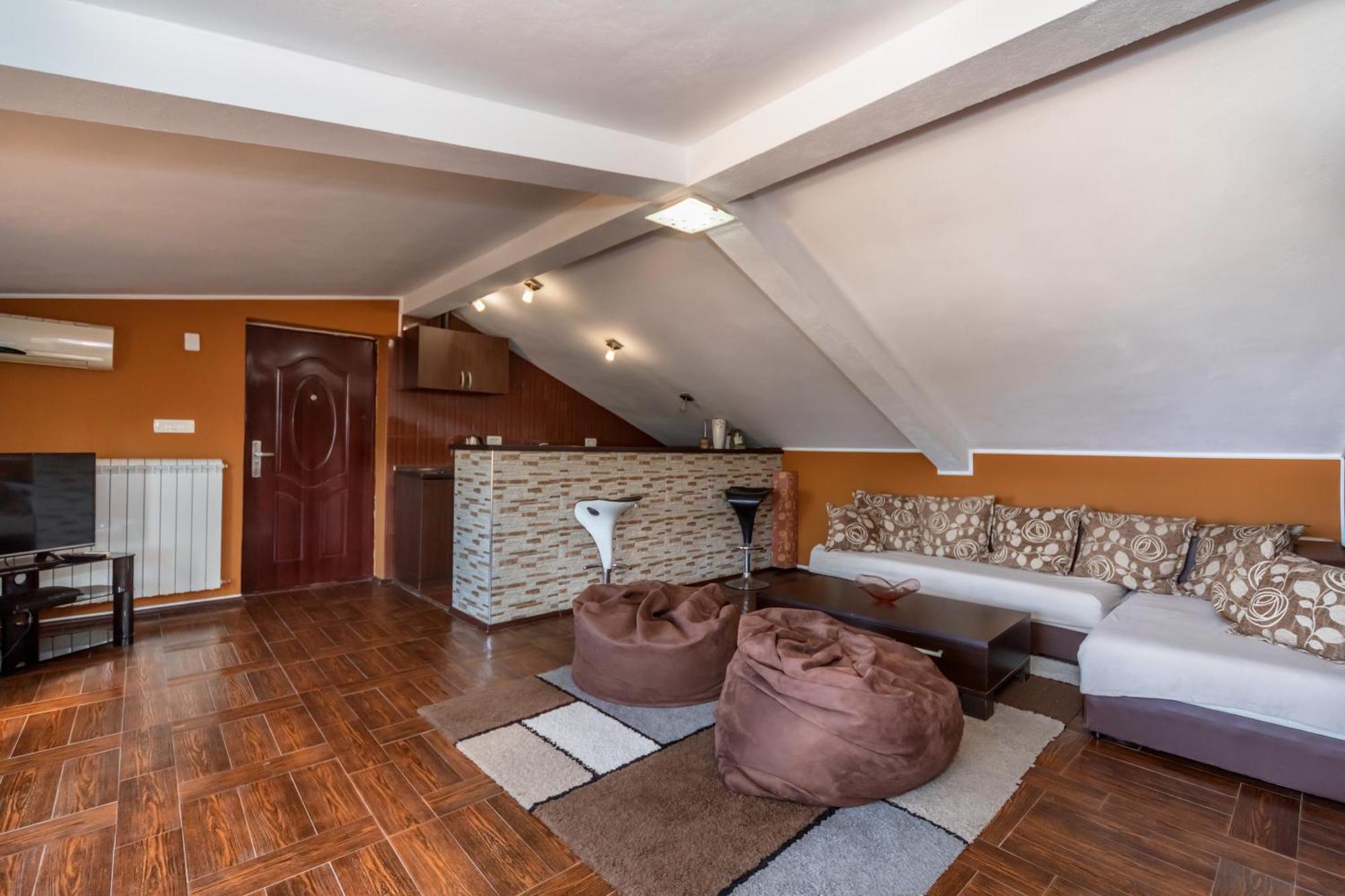 Apartments Pod Lozom With Seaview Petrovac Quarto foto